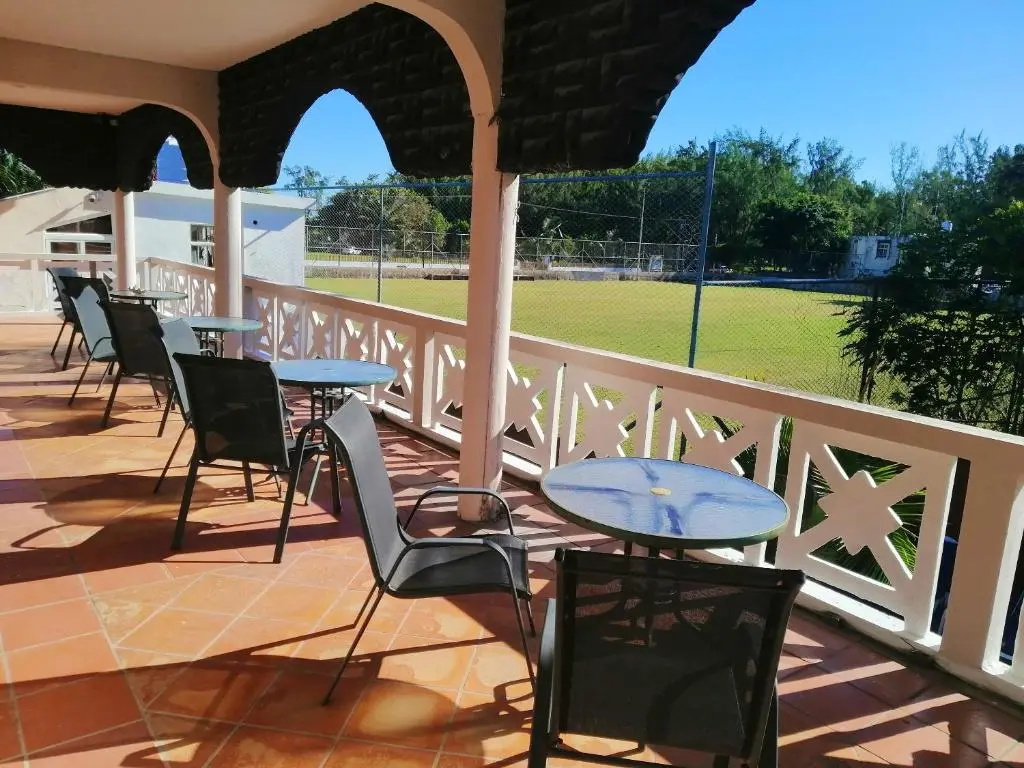 10 bedrooms villa at Quatre Cocos 500 m away from the beach with private pool enclosed garden and wifi