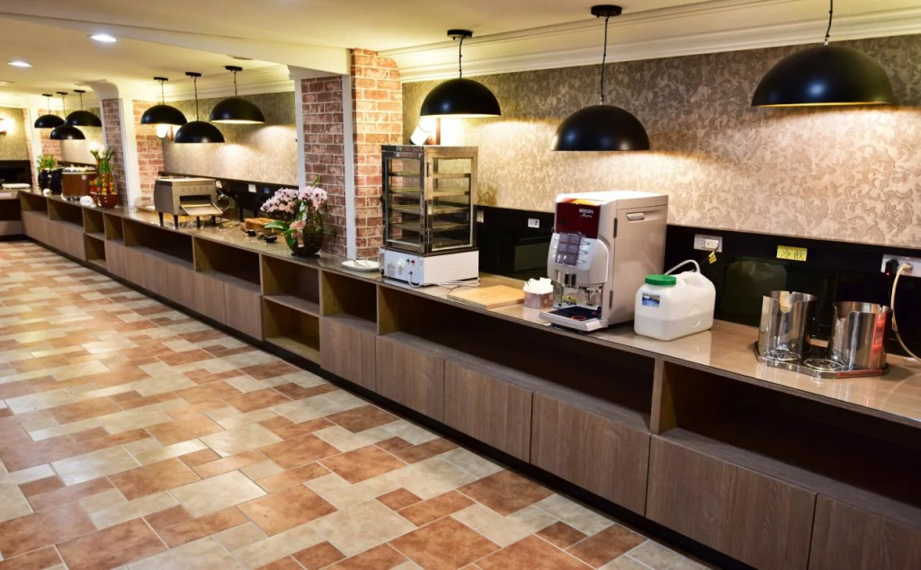 Food & Beverage
