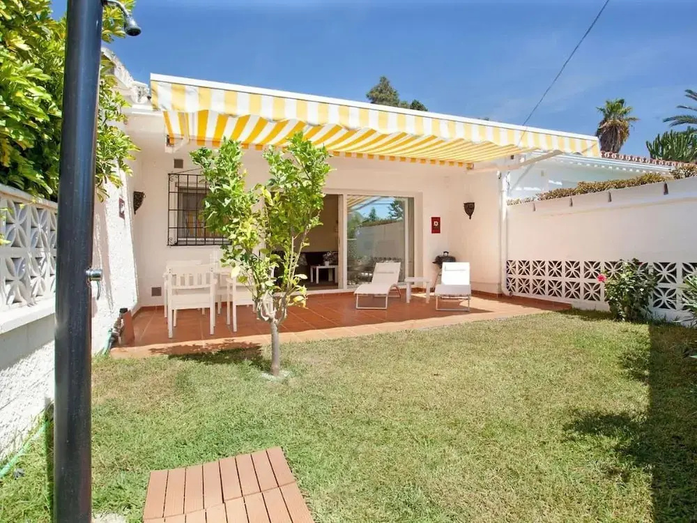 Belvilla by OYO Villa Costabellas