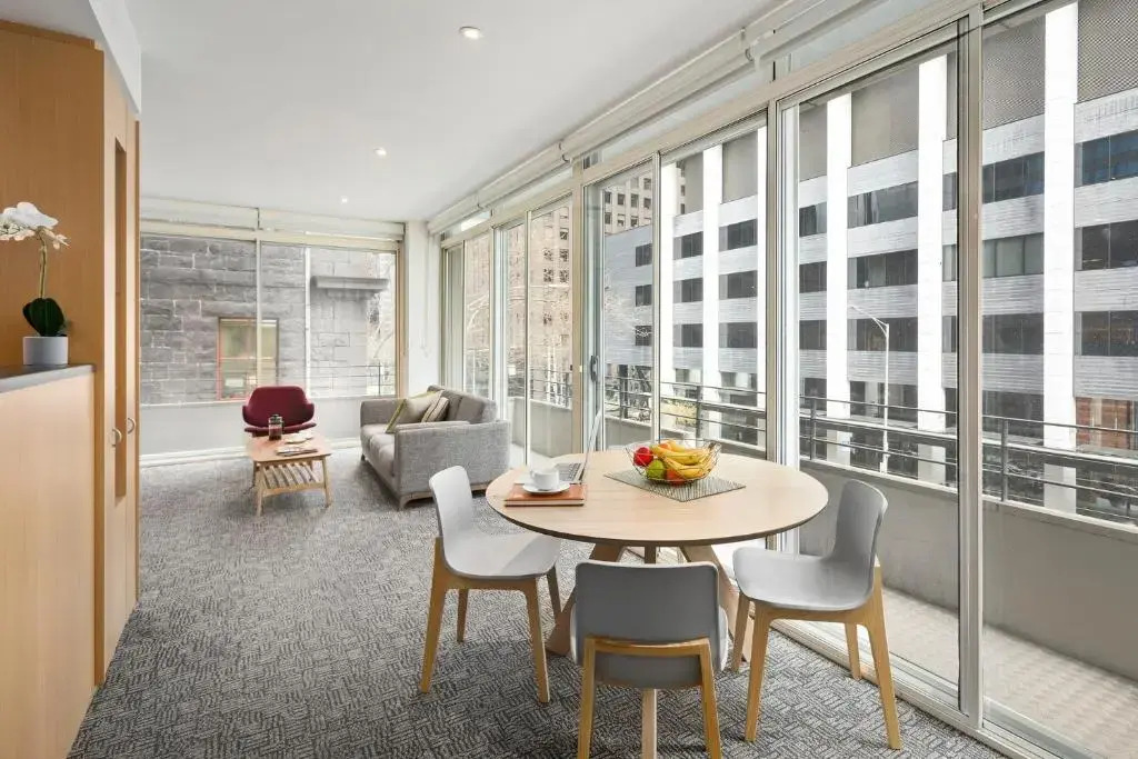 兩臥室行政套房，配有雙人床