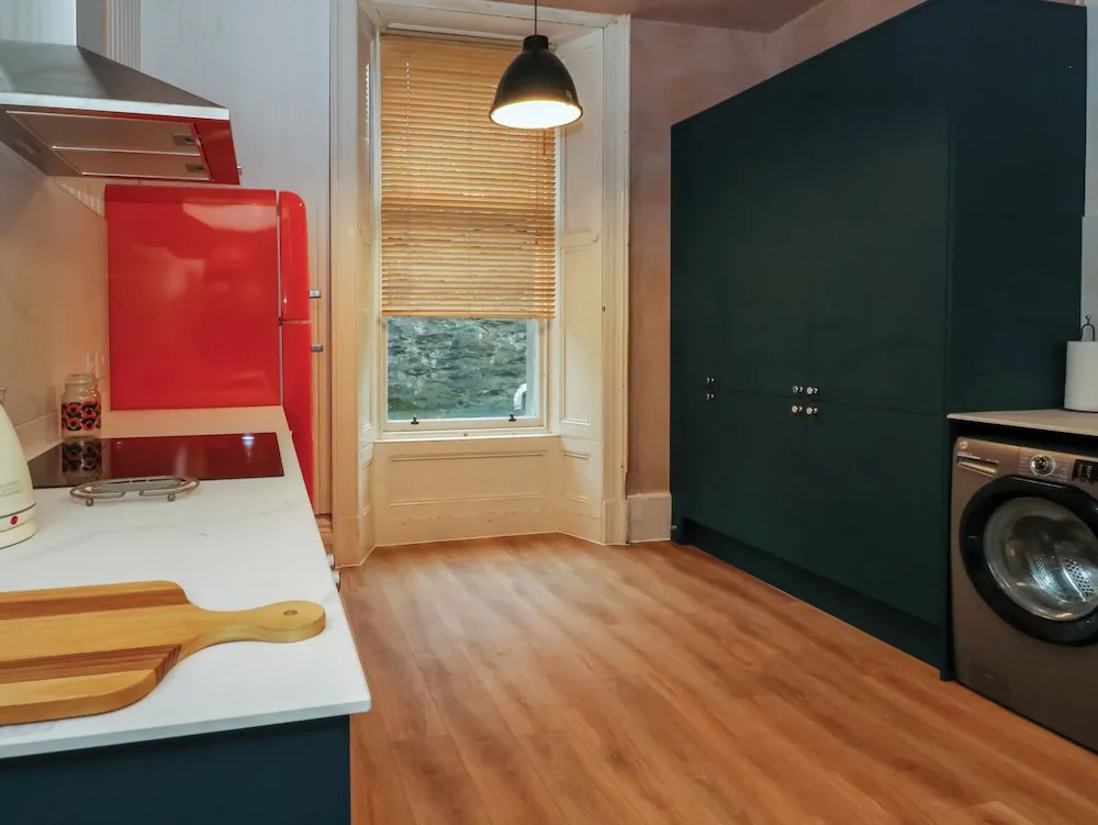 Struan House — 4