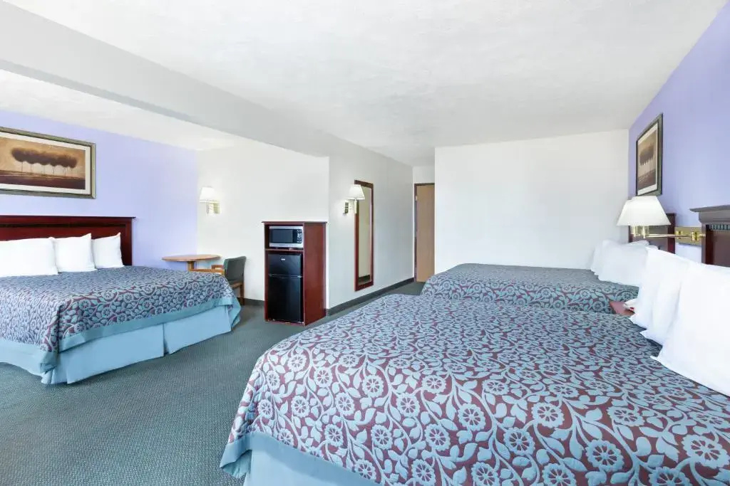 Double Suite (full double bed)