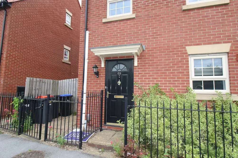 Pavement House