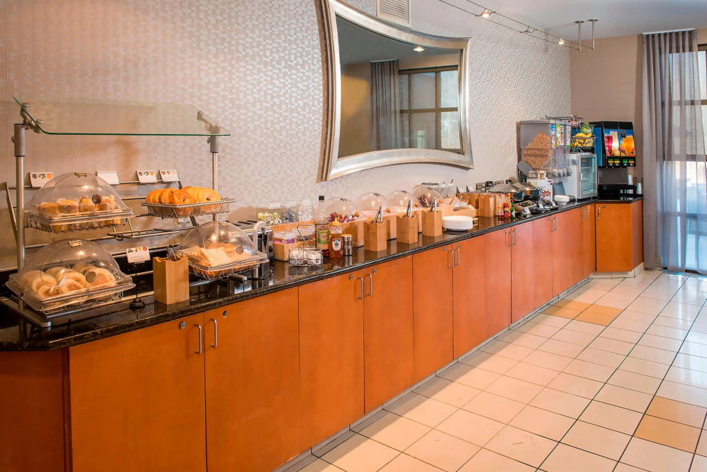 Food & Beverage