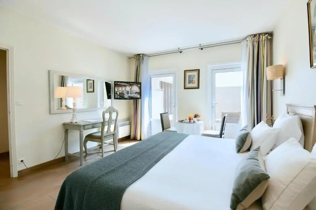 Superior room