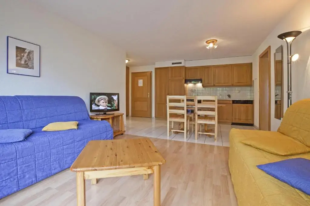 2 Bedrooms Apartment