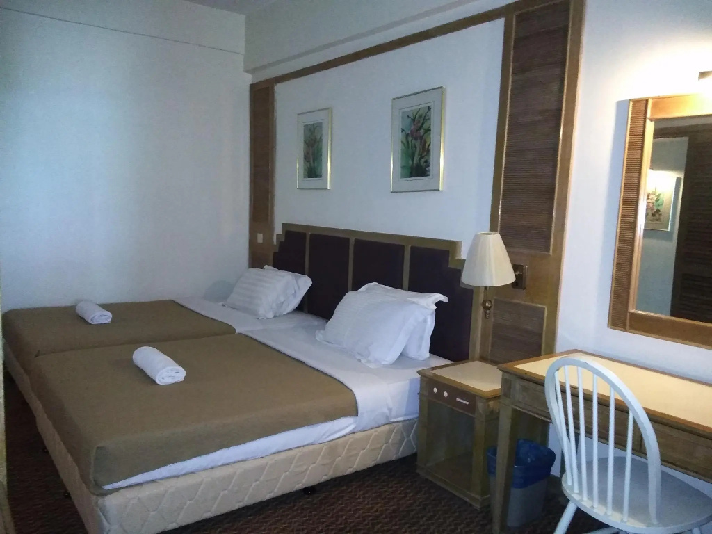 Everly Resort Hotel Malacca — 4