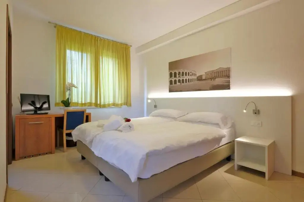 Standard Double room (full double bed)