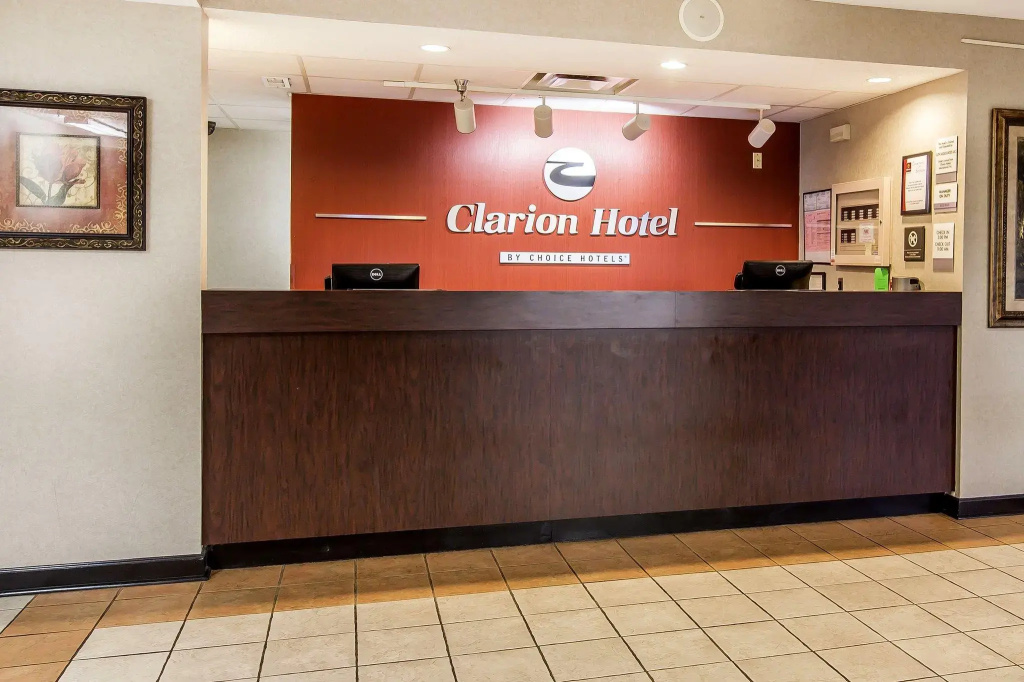 Lobby & Reception