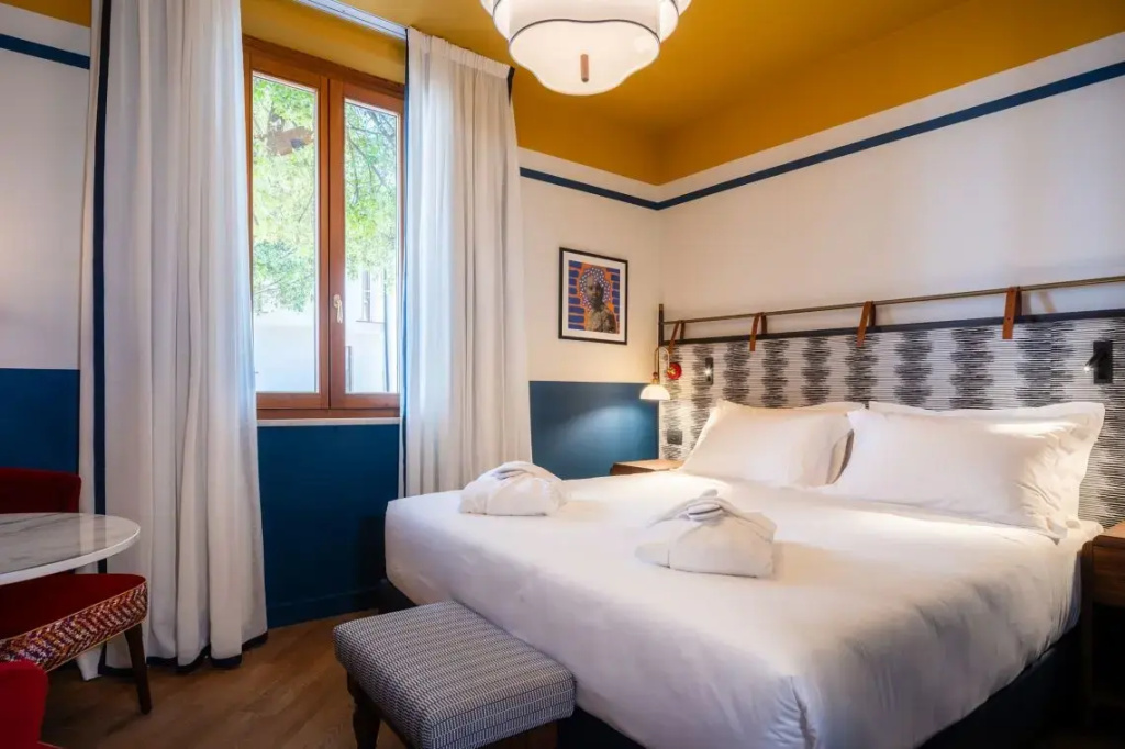 Double Junior Suite with garden view (full double bed)