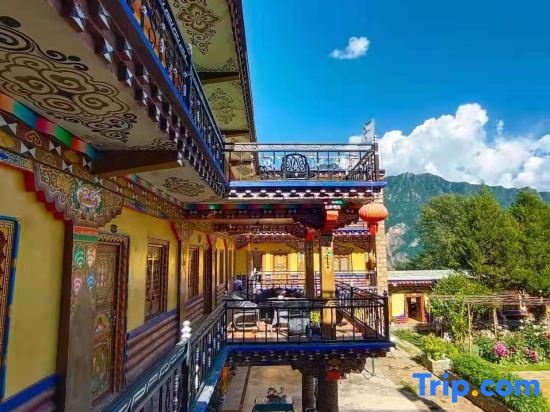 Danbading Shengjing Hotel (Jiaju Zangzhai No.5 Observation Deck) in Danba