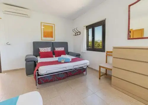 Villa Can Jaume Peso / Can Gosp