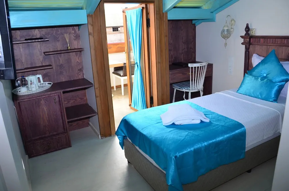 Orchis Hotel — 1