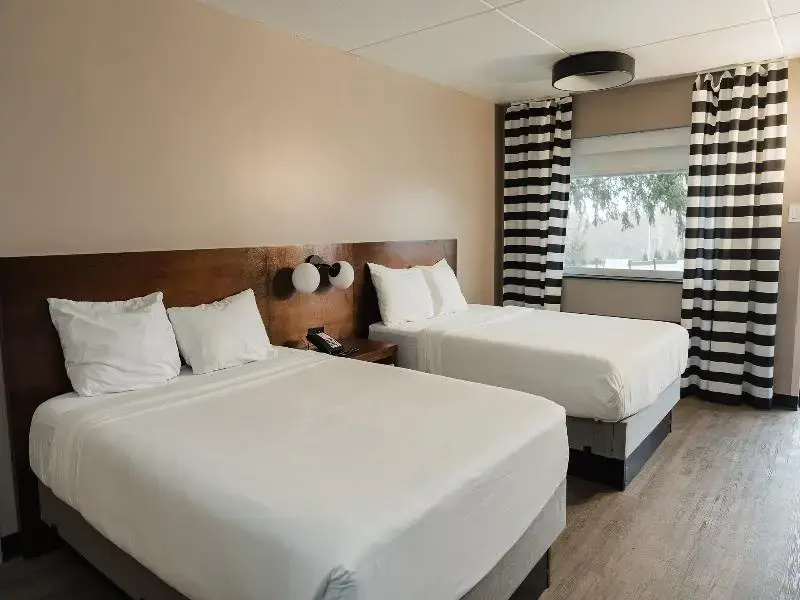 Standard Quadruple room with view