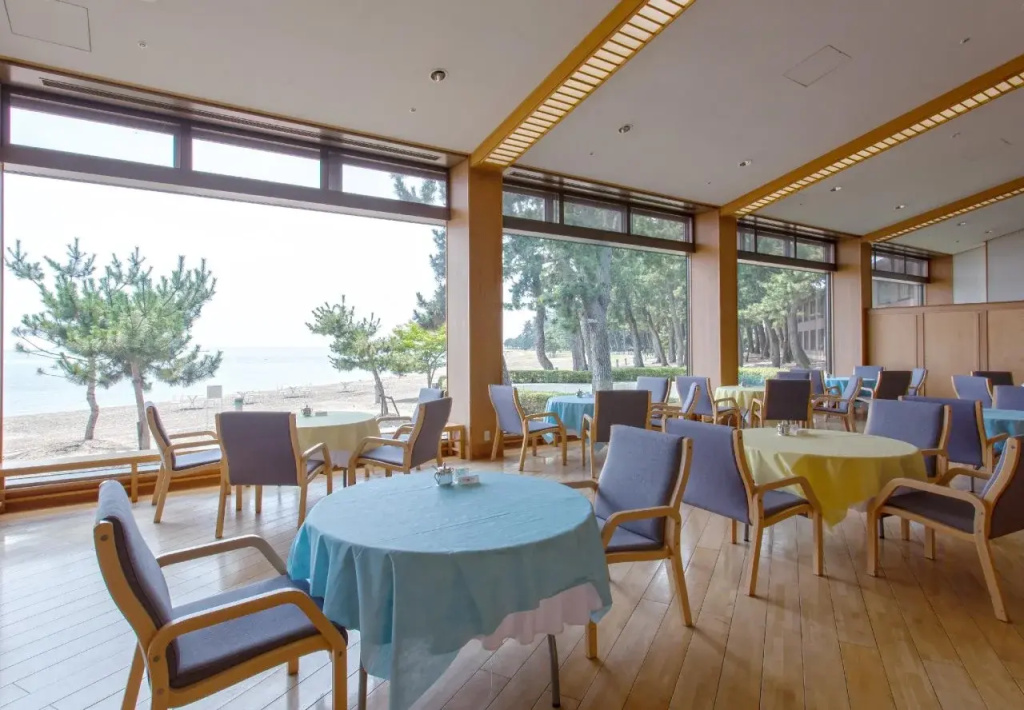 Food & Beverage
