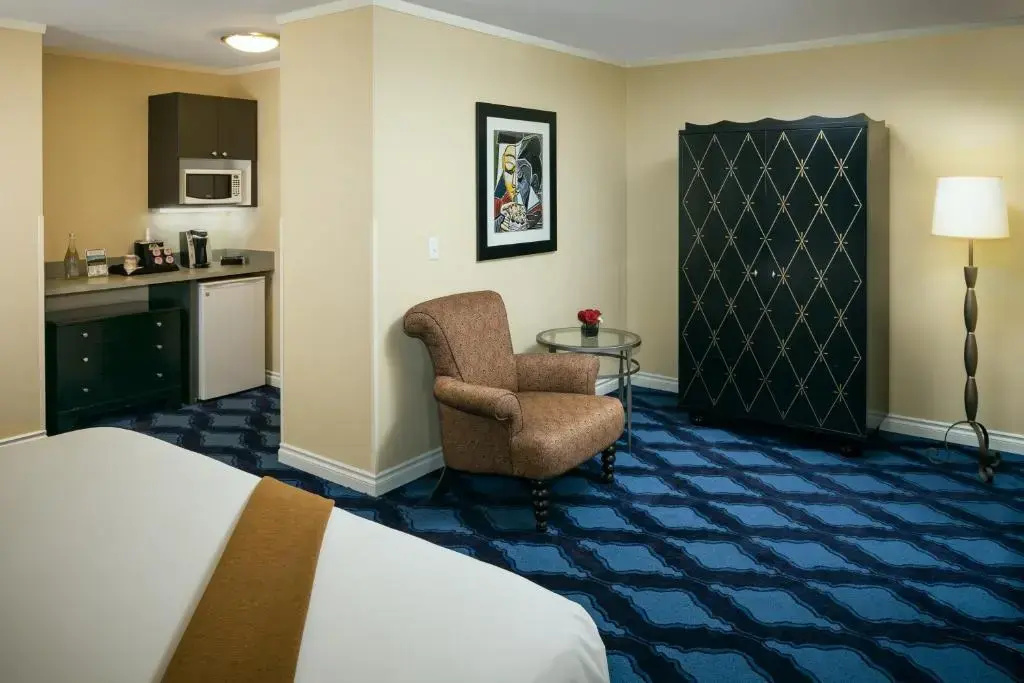Plaza Inn & Suites at Ashland Creek - Chambres
