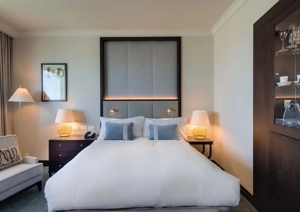 Classic Palace View High Floor Double room (full double bed)