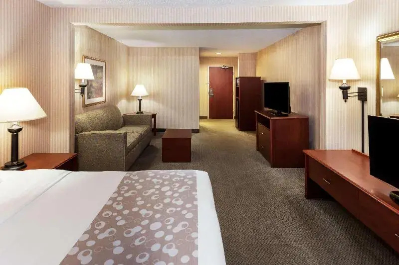 La Quinta Inn & Suites by Wyndham Milwaukee SW New Berlin - Chambres