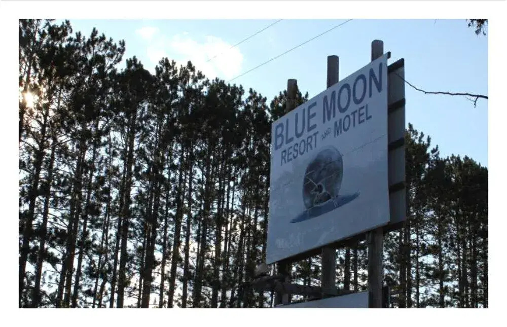 Blue Moon Resort and Motel