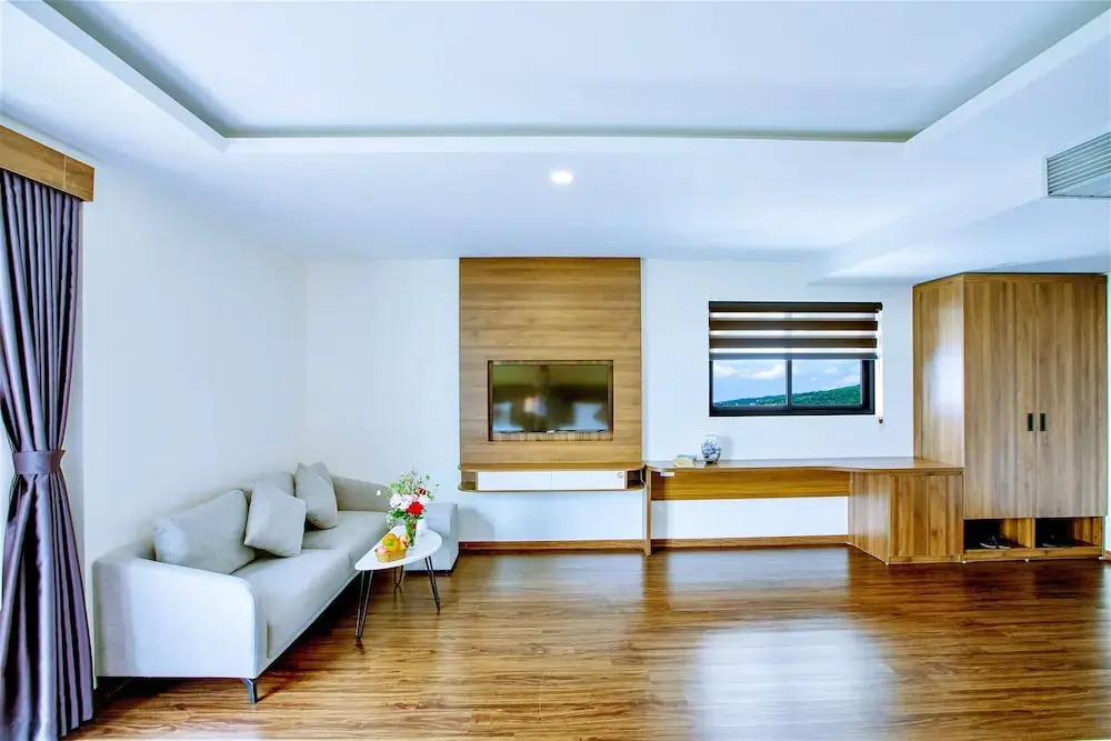Night Sea Hotel, photo 2