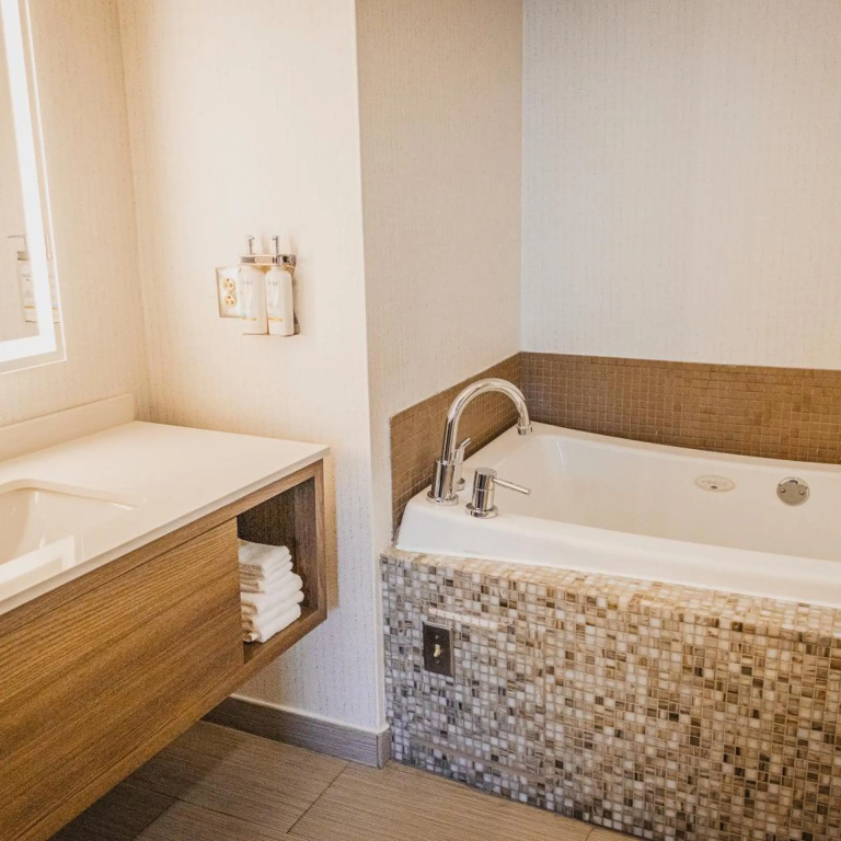 Holiday Inn Macon North by IHG - Général