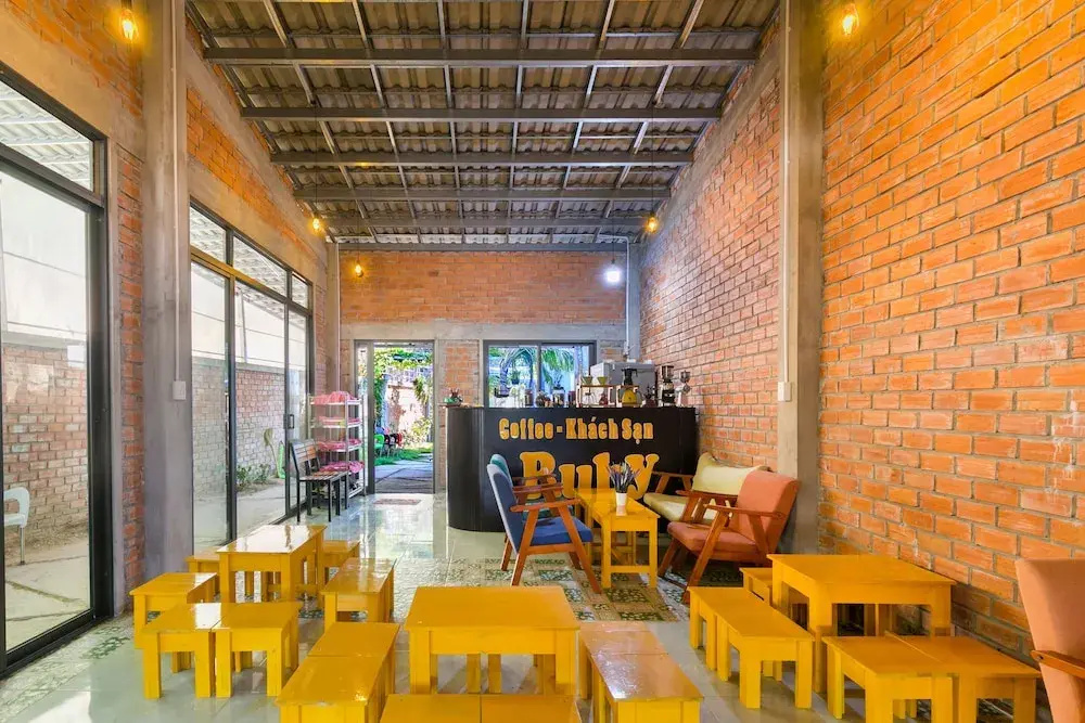 Lobby & Reception