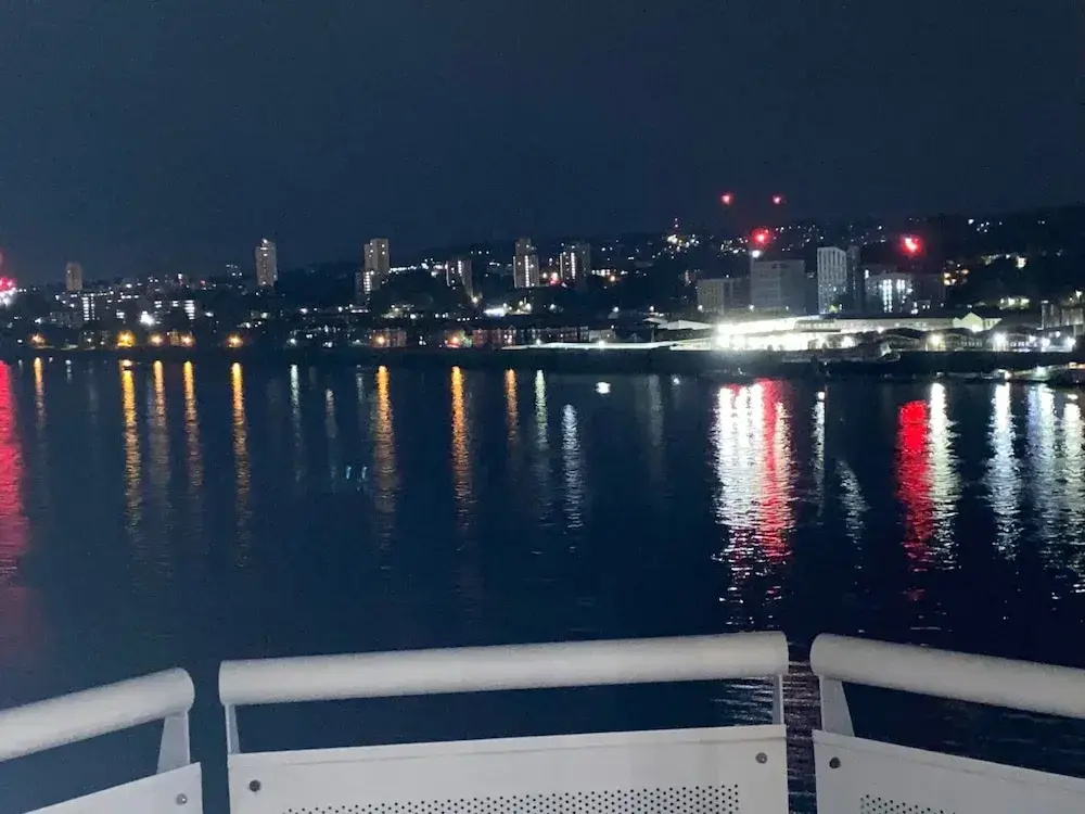 London Riverside Apartment-2 Bed-freep-balcony