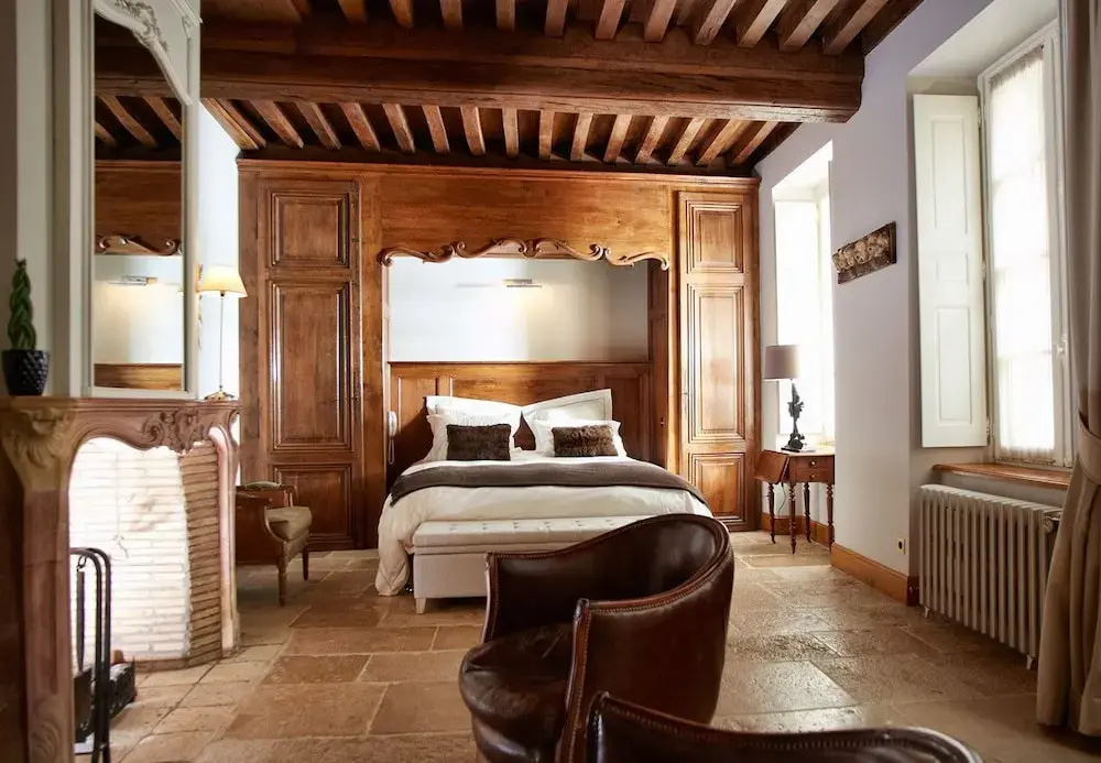 Grand room