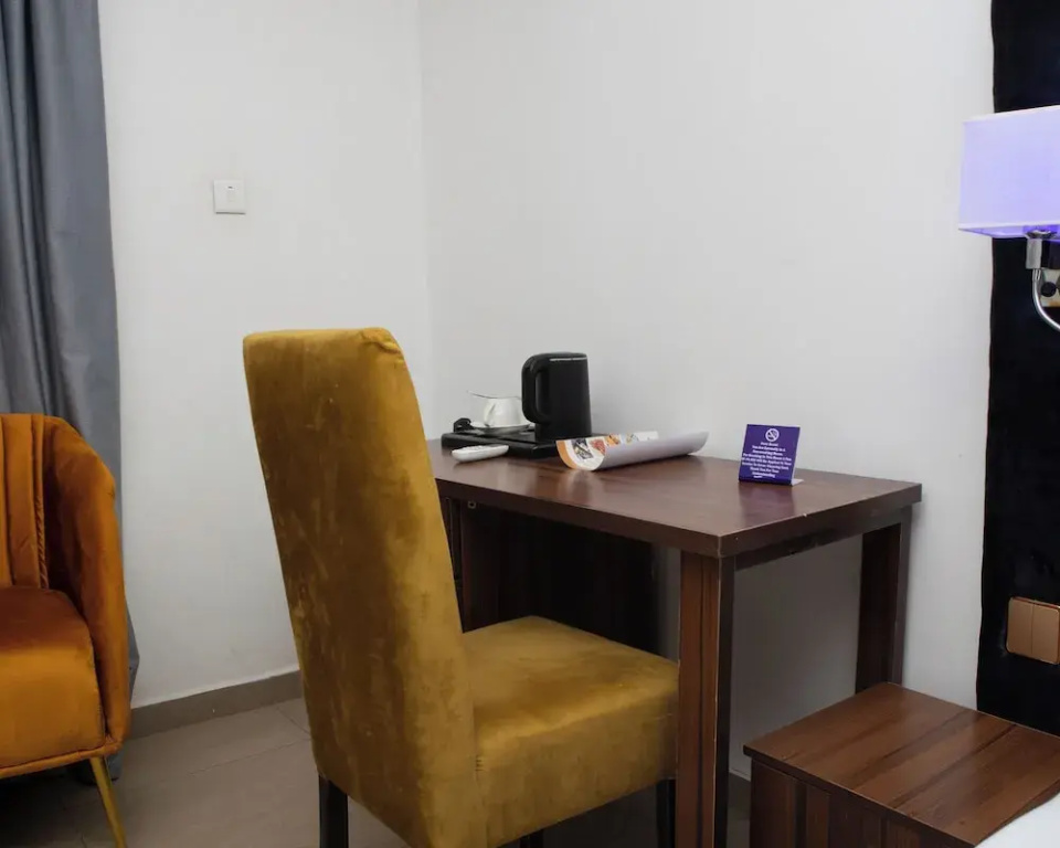 Economy room
