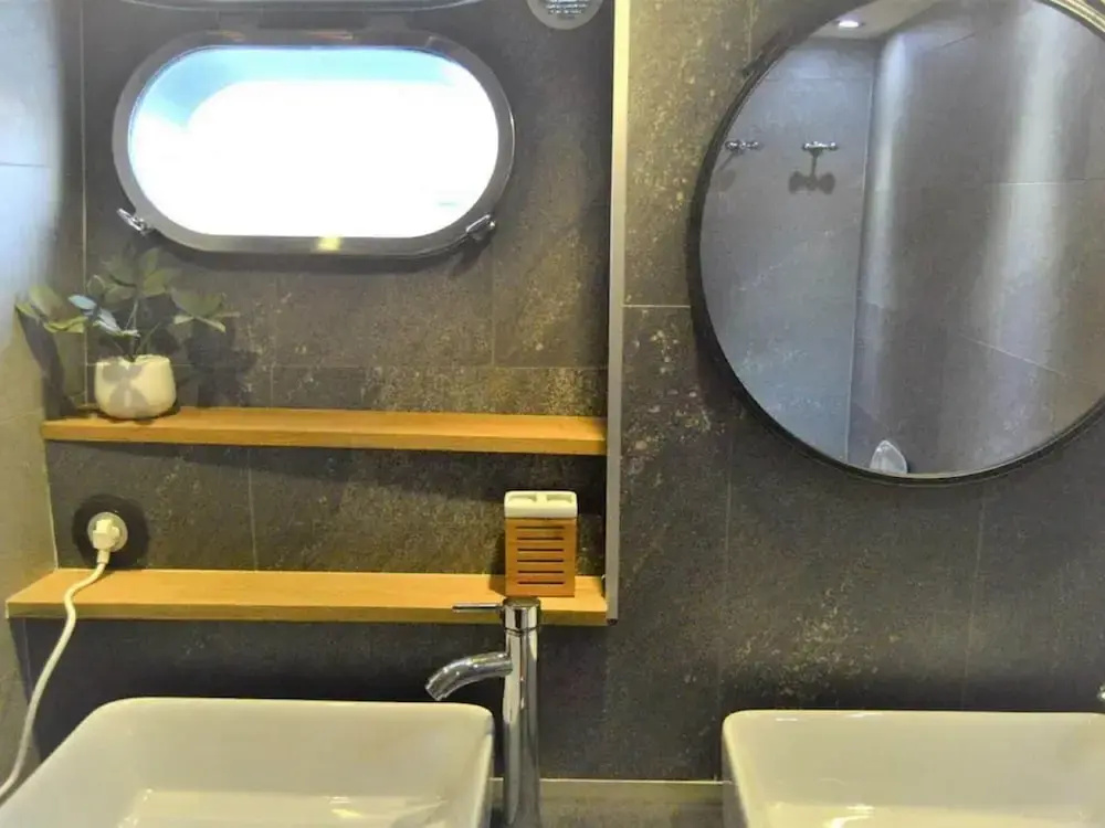 Afficher la photo 8 — Luxury Yacht in La Rochelle With a Terrace
