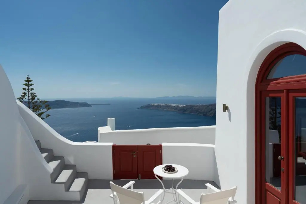 Altana Cliffside Villas — Fira