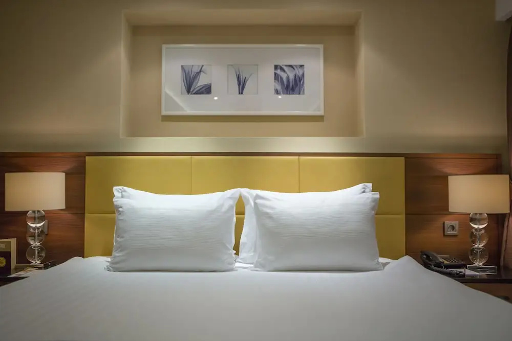 Standard room with partial sea view