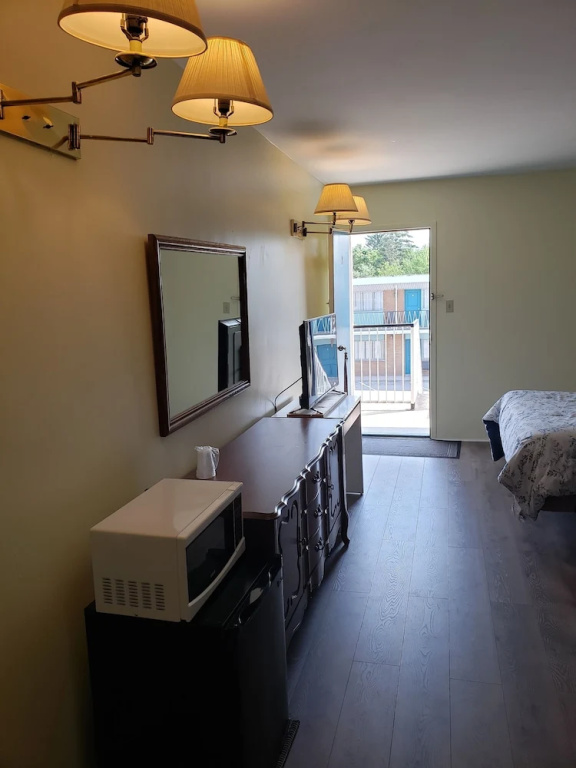 Classic Quadruple room with balcony