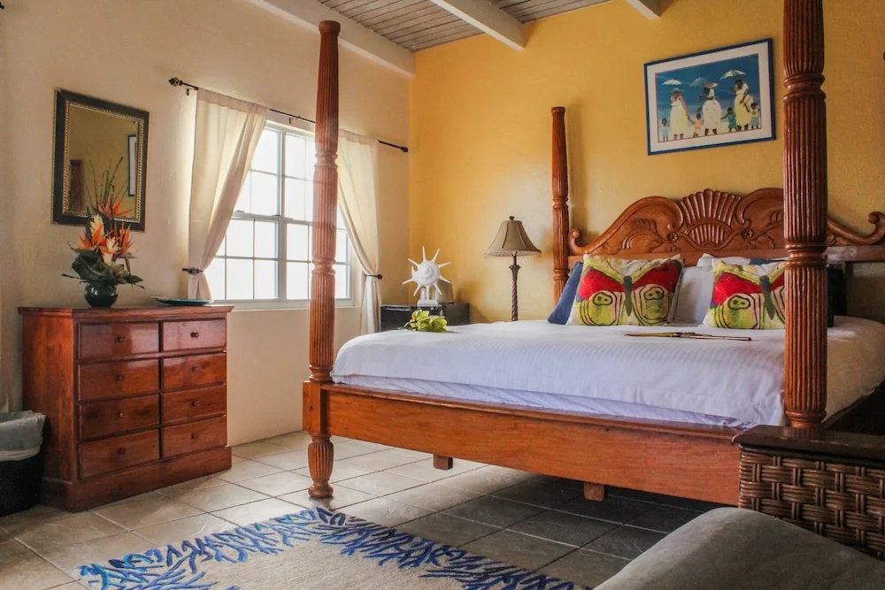 Double Junior Suite with harbour view (full double bed)