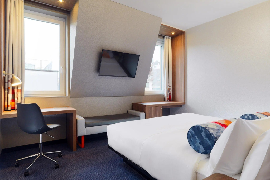 Breezy Double Guest room (full double bed)