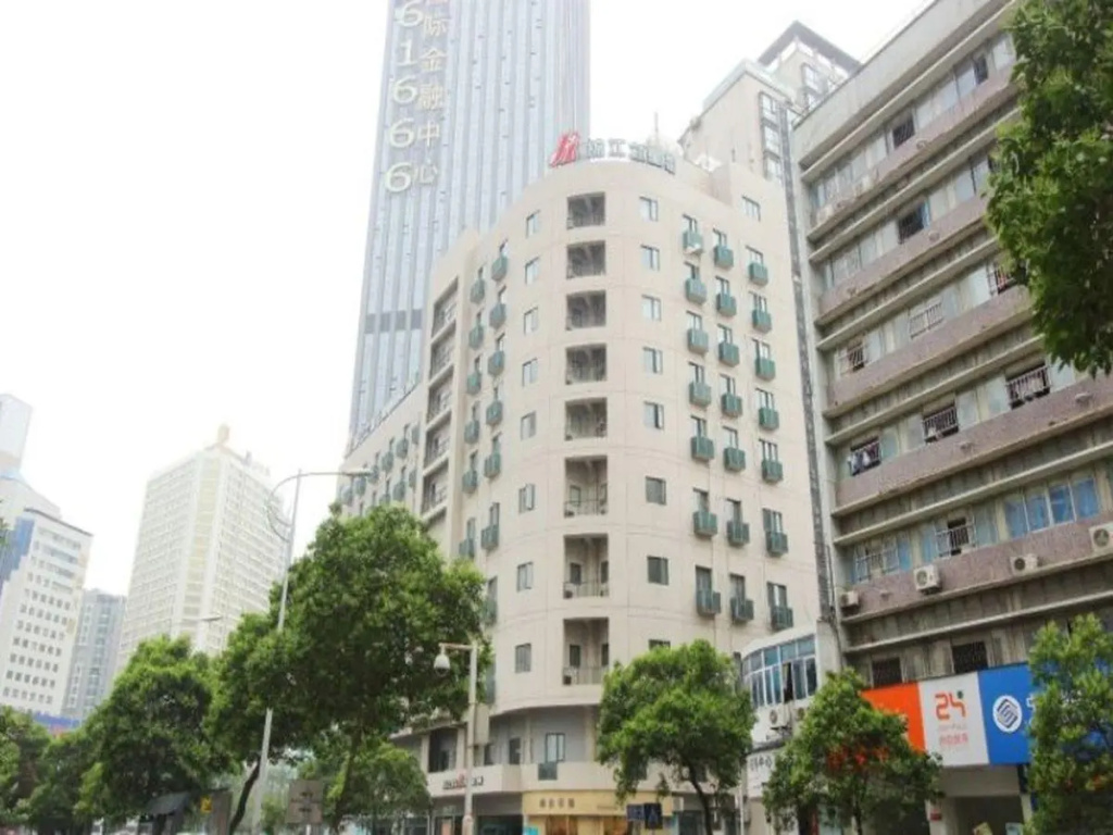 Jinjiang Inn Select Wuhan International Expo Center Maying Road Metro Station