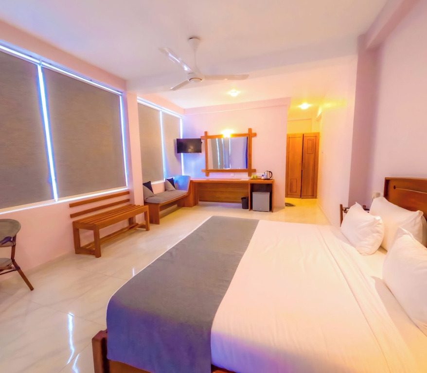 Deluxe Double room with mountain view (full double bed)