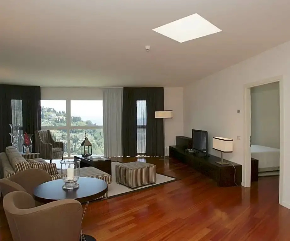 Luxury Suite