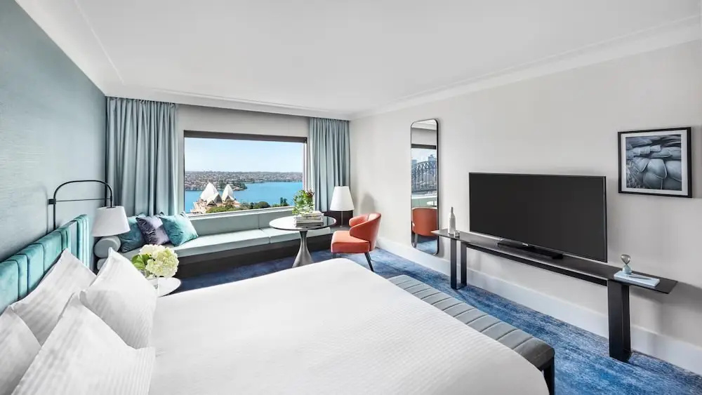 Classic Club Lounge Access Double room with Opera House view (full double bed)