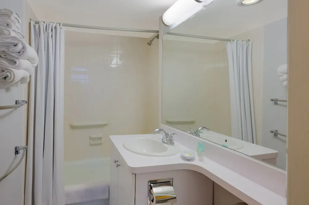 Double Suite (full double bed)