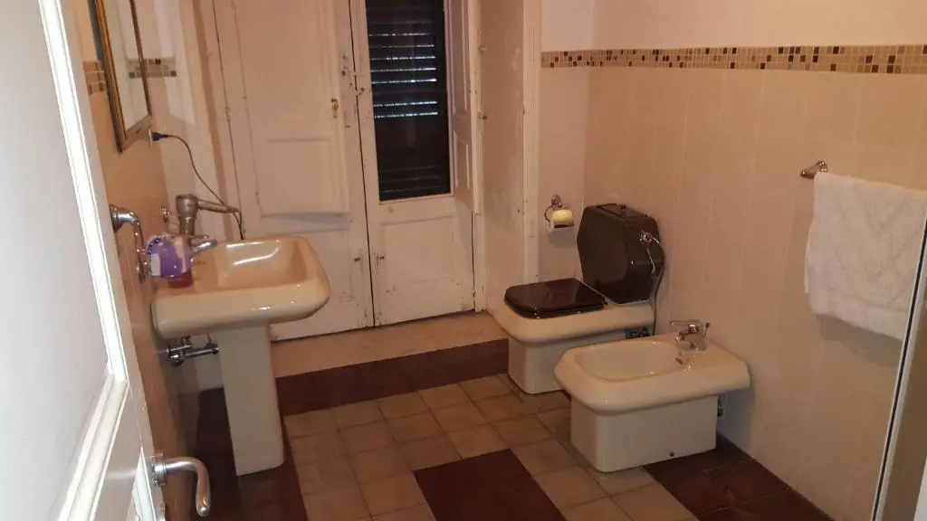 Economy room