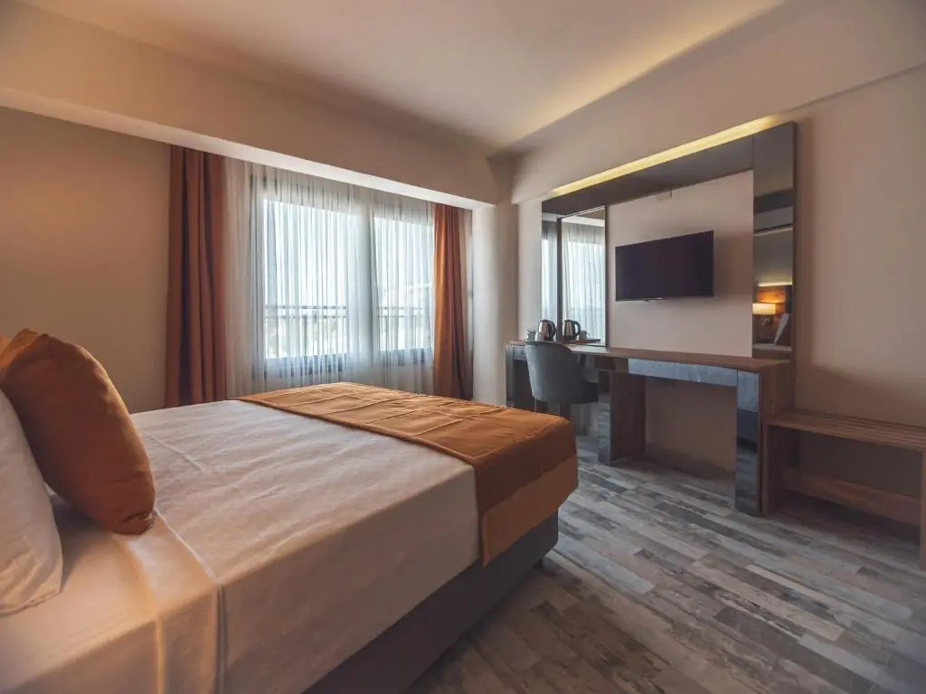 Deluxe Double room (full double bed)