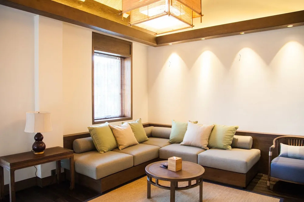 Nishan Akademeia — фото 4