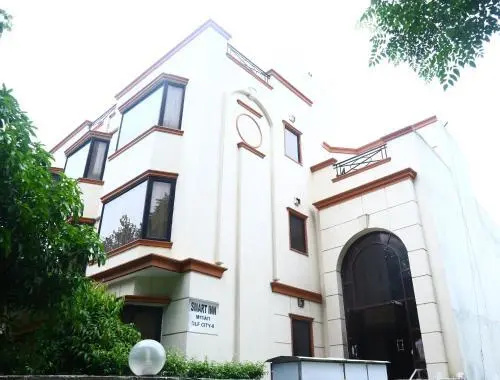 Hotel Smart Inn 2 by Royal Collection