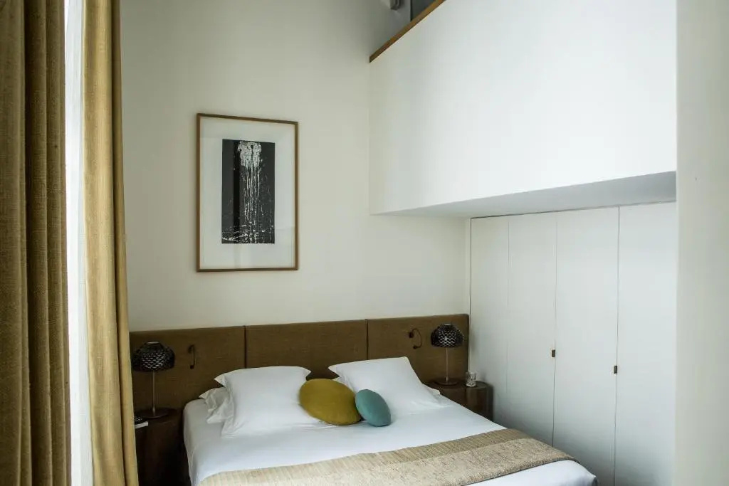 Deluxe Double room (full double bed)