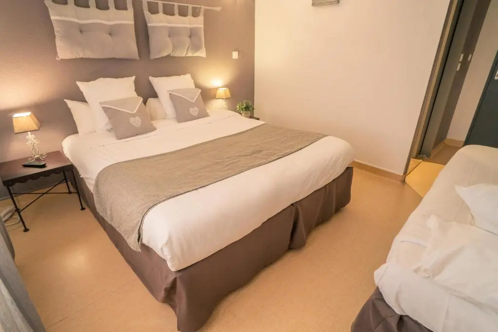 Hotel le president GARE TGV NIMES PONT DU GARD - Chambres