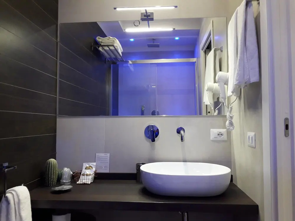 Comfort room