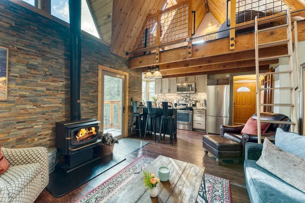 Sierra at Donner Lofted Cabin Minutes to Lake A-frame-inspired Design Deck