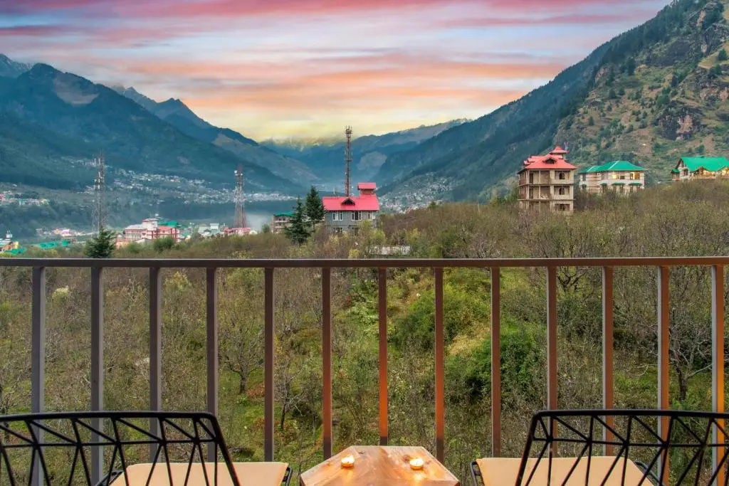 Standard Double room with mountain view (full double bed)