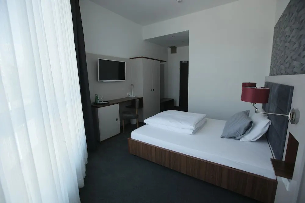 Hotel Starton am Ingolstadt Village — 3